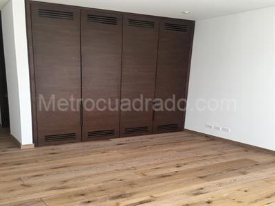 Apartamento de 3 alcobas en venta en La Cabrera, Bogotá, 570 m² · foto 6 de 16