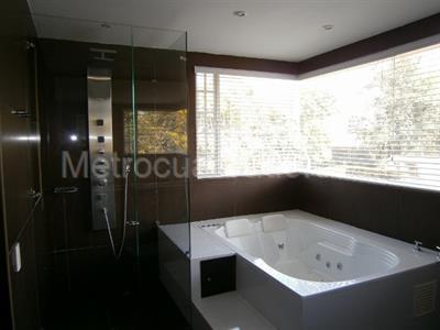 Casa de 4 alcobas en venta en San Simon, Bogotá, 425 m² · foto 6 de 18