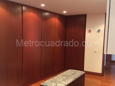 Apartamento de 3 alcobas en venta en Cerros De Los Alpes, Bogotá, 348 m² · foto 12 de 20