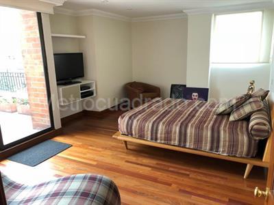 Apartamento de 3 alcobas en venta en Los Rosales, Bogotá, 700 m² · foto 10 de 12