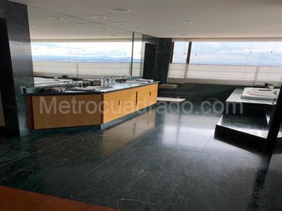 Apartamento de 3 alcobas en venta en Los Rosales, Bogotá, 700 m² · foto 12 de 12