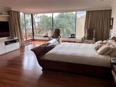 Apartamento de 3 alcobas en venta en Los Rosales, Bogotá, 700 m² · foto 11 de 12