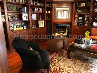 Apartamento de 3 alcobas en venta en Los Rosales, Bogotá, 700 m² · foto 4 de 12