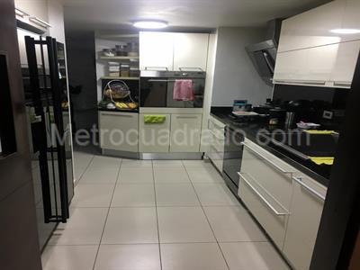Apartamento en venta en Niza, Bogotá · foto 8 de 18
