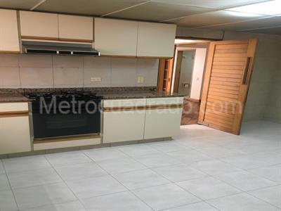 Apartamento de 3 alcobas en venta en La Carolina, Bogotá, 180 m² · foto 11 de 18