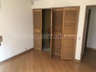 Apartamento de 3 alcobas en venta en La Carolina, Bogotá, 180 m² · foto 15 de 18