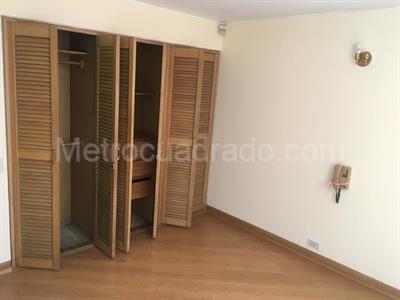 Apartamento de 3 alcobas en venta en La Carolina, Bogotá, 180 m² · foto 16 de 18