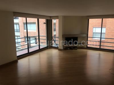 Apartamento de 3 alcobas en venta en La Carolina, Bogotá, 180 m² · foto 4 de 18