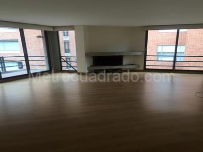 Apartamento de 3 alcobas en venta en La Carolina, Bogotá, 180 m² · foto 5 de 18