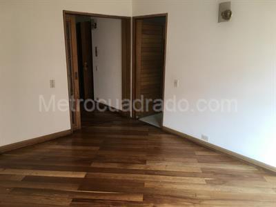 Apartamento de 3 alcobas en venta en La Carolina, Bogotá, 180 m² · foto 8 de 18