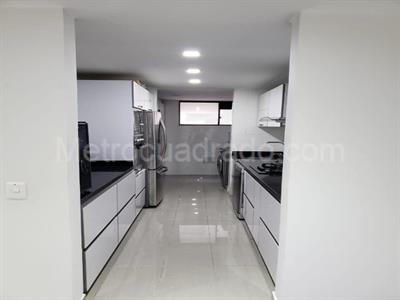 Apartamento en venta en Santa Barbara Central, Bogotá · foto 4 de 20
