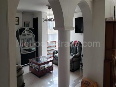 Apartamento de 5 alcobas en venta en Chapinero, Bogotá, 223 m² · foto 2 de 16