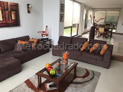 Casa de 4 alcobas en venta en Santa Cecilia, Chía, 489 m² · foto 1 de 19