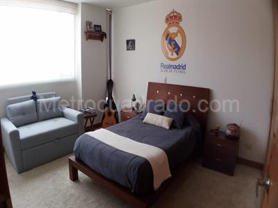 Apartamento de 3 alcobas en venta en Chico Navarra, Bogotá, 241 m² · foto 2 de 13