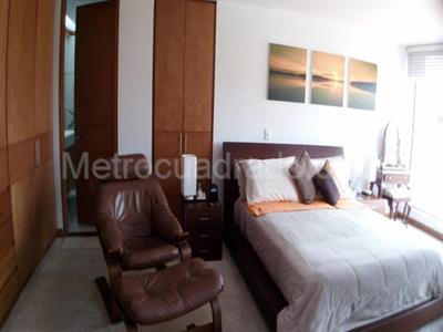 Apartamento de 3 alcobas en venta en Chico Navarra, Bogotá, 241 m² · foto 5 de 13