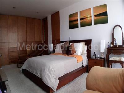 Apartamento de 3 alcobas en venta en Chico Navarra, Bogotá, 241 m² · foto 6 de 13