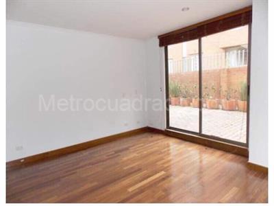 Apartamento de 3 alcobas en venta en Los Rosales, Bogotá, 190 m² · foto 6 de 8