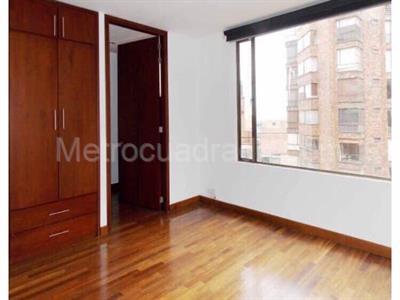 Apartamento de 3 alcobas en venta en Los Rosales, Bogotá, 190 m² · foto 7 de 8