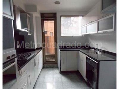Apartamento de 3 alcobas en venta en Los Rosales, Bogotá, 190 m² · foto 8 de 8