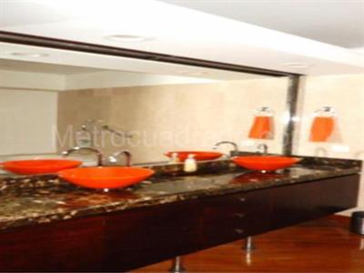 Apartamento de 3 alcobas en venta en Los Rosales, Bogotá, 231 m² · foto 6 de 11