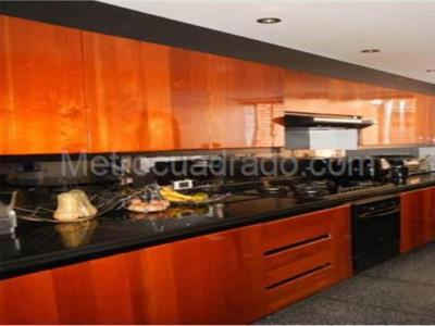 Apartamento de 3 alcobas en venta en Los Rosales, Bogotá, 231 m² · foto 9 de 11