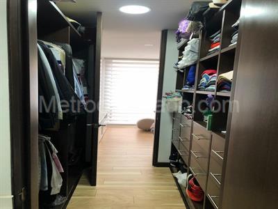 Apartamento de 3 alcobas en venta en Altos De Cabrera, Bogotá, 159 m² · foto 9 de 19
