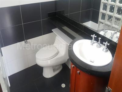 Apartamento de 4 alcobas en venta en Santa Barbara Occidental, Bogotá, 210 m² · foto 11 de 20