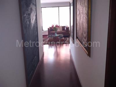 Apartamento de 3 alcobas en venta en Los Rosales, Bogotá, 209 m² · foto 10 de 18