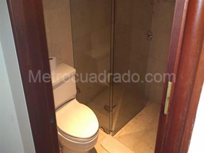 Apartamento de 3 alcobas en venta en Los Rosales, Bogotá, 209 m² · foto 14 de 18