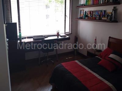 Apartamento de 3 alcobas en venta en Los Rosales, Bogotá, 209 m² · foto 5 de 18