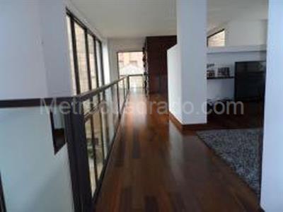 Casa de 4 alcobas en venta en Santa Barbara Alta, Bogotá, 746 m² · foto 3 de 16