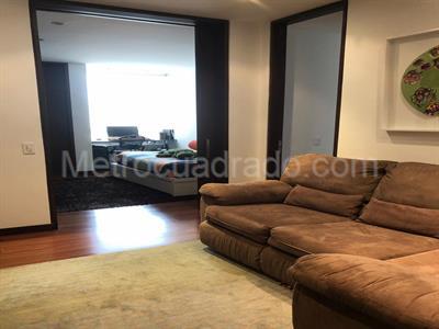 Apartamento de 3 alcobas en venta en El Refugio, Bogotá, 189 m² · foto 5 de 9