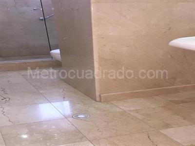 Apartamento de 3 alcobas en venta en La Carolina, Bogotá, 153 m² · foto 3 de 14