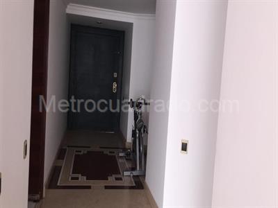 Apartamento de 3 alcobas en venta en La Carolina, Bogotá, 153 m² · foto 6 de 14