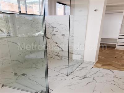 Apartamento de 4 alcobas en venta en La Cabrera, Bogotá, 271 m² · foto 4 de 9