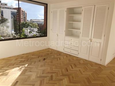 Apartamento de 4 alcobas en venta en La Cabrera, Bogotá, 271 m² · foto 9 de 9