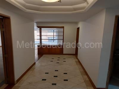 Apartamento de 3 alcobas en venta en Cerros De Sotileza, Bogotá, 140 m² · foto 3 de 14