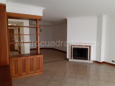 Apartamento de 3 alcobas en venta en Cerros De Sotileza, Bogotá, 140 m² · foto 2 de 14