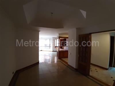Apartamento de 3 alcobas en venta en Cerros De Sotileza, Bogotá, 140 m² · foto 5 de 14