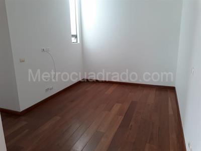 Apartamento de 3 alcobas en venta en Chico Reservado, Bogotá, 208 m² · foto 13 de 17