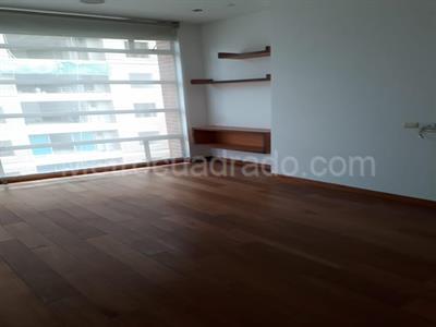 Apartamento de 3 alcobas en venta en Chico Reservado, Bogotá, 208 m² · foto 2 de 17
