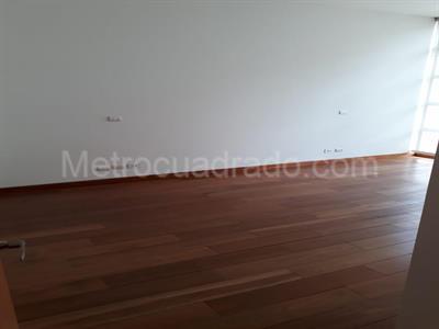 Apartamento de 3 alcobas en venta en Chico Reservado, Bogotá, 208 m² · foto 10 de 17