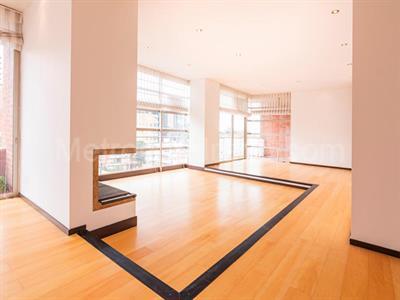 Apartamento de 3 alcobas en venta en Chico Reservado, Bogotá, 245 m² · foto 4 de 17