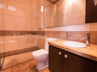Apartamento de 3 alcobas en venta en Chico Reservado, Bogotá, 245 m² · foto 6 de 17
