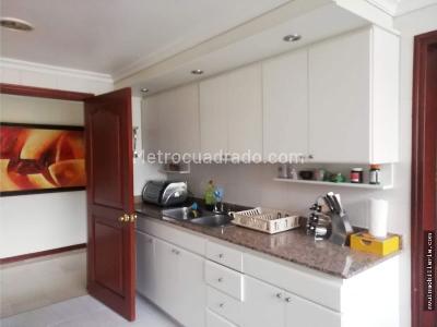 Apartamento de 3 alcobas en venta en Calleja Alta, Bogotá, 248 m² · foto 2 de 9