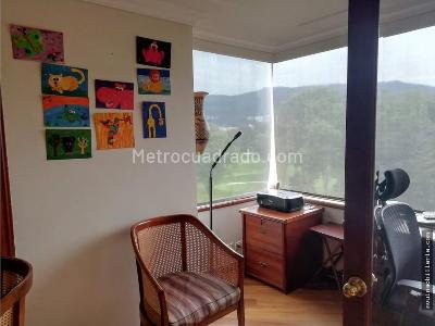 Apartamento de 3 alcobas en venta en Calleja Alta, Bogotá, 248 m² · foto 4 de 9