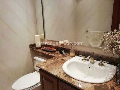 Apartamento de 3 alcobas en venta en Calleja Alta, Bogotá, 248 m² · foto 6 de 9