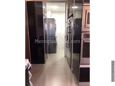 Apartamento de 3 alcobas en venta en Los Rosales, Bogotá, 175 m² · foto 11 de 12