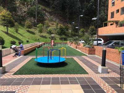 Apartamento en venta en Bosque De Pinos, Bogotá · foto 10 de 18