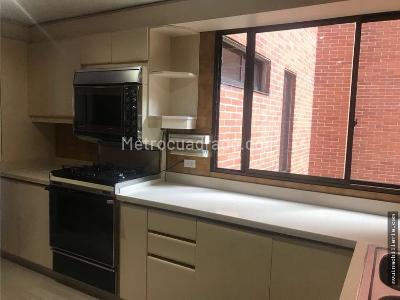 Apartamento de 2 alcobas en venta en Belmonte, Bogotá, 196 m² · foto 10 de 12